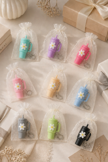 Mini Becher Anhänger „Daisy Cup“ – süßer Keychain 5cm