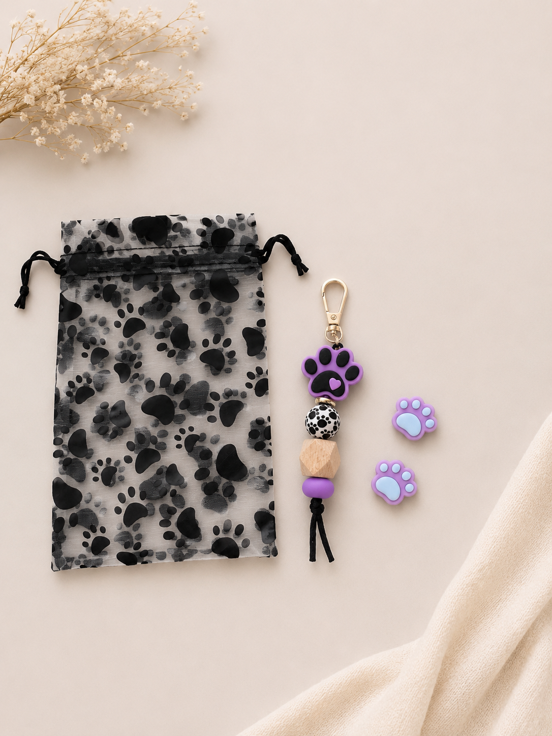Pfötchen Taschenanhänger Geschenkset – Schlüsselanhänger & Magneten