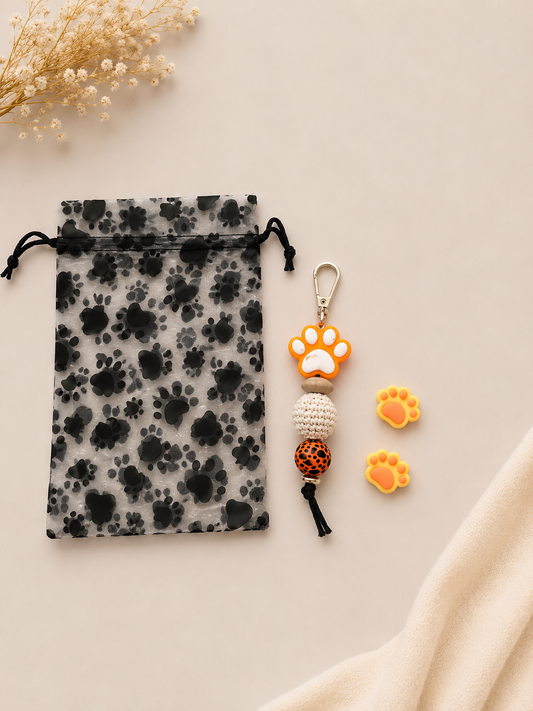 Pfötchen Taschenanhänger Geschenkset – Schlüsselanhänger & Magneten