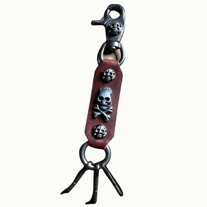 Schlüsselanhänger Echtleder – Totenkopf-Design mit Karabiner