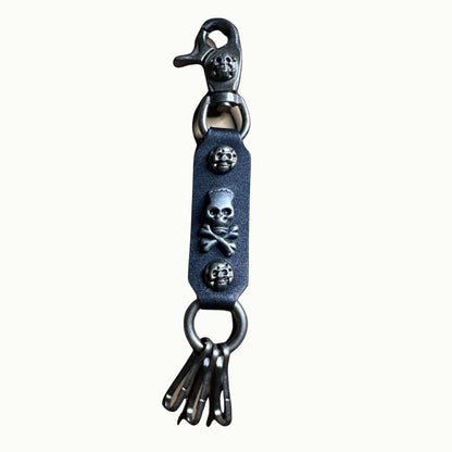 Schlüsselanhänger Echtleder – Totenkopf-Design mit Karabiner