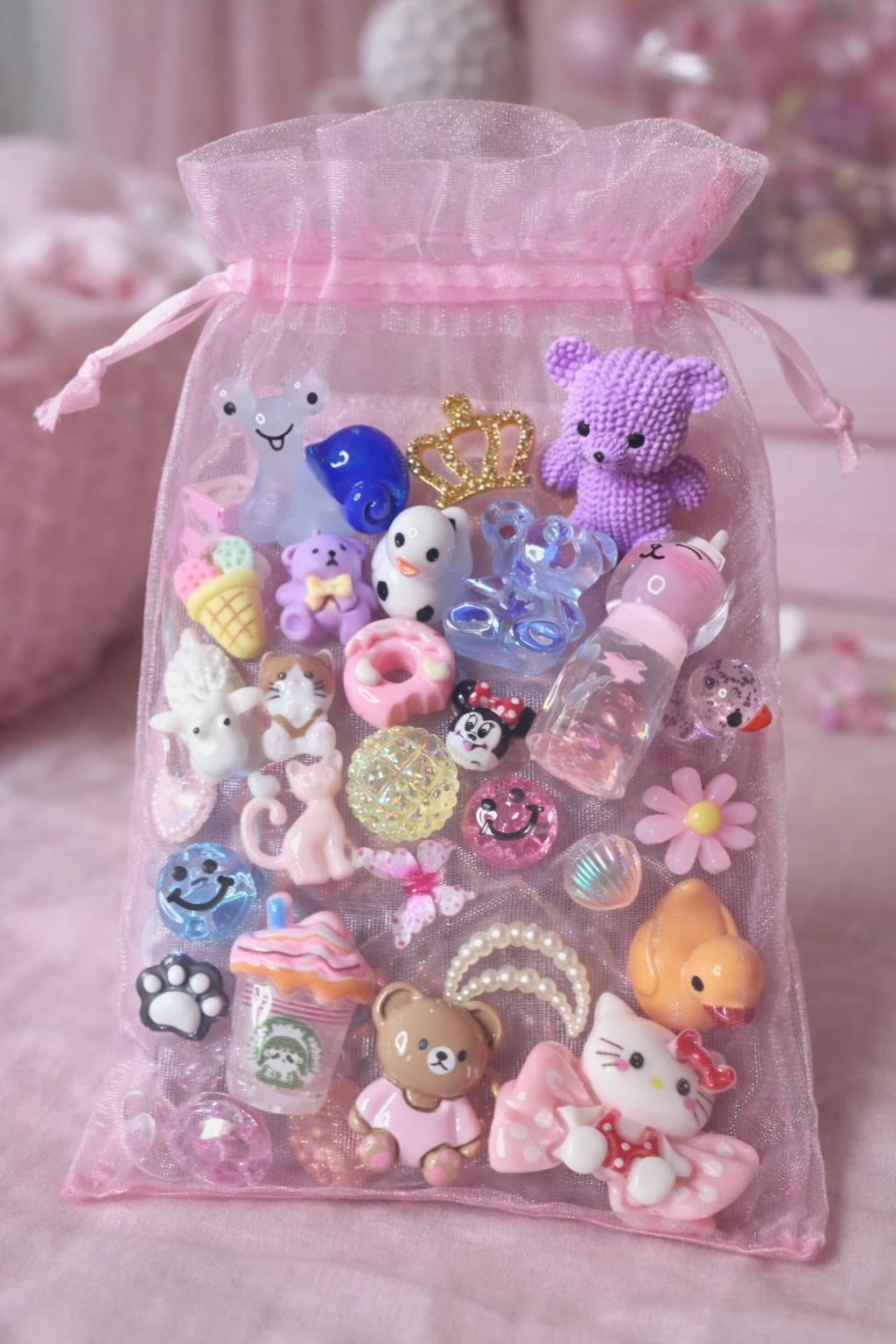 Mystery Mini Charm Säckchen ✨ | Kawaii Überraschung (3 Größen: Normal, Maxi, Premium)