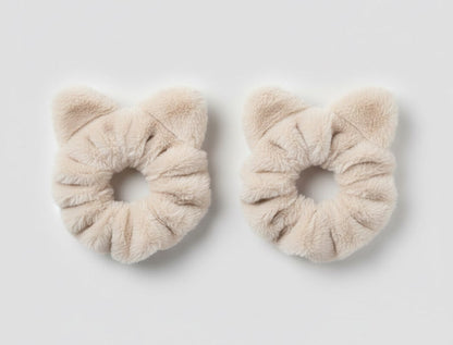 Flauschige Scrunchies mit Ohren – 2er-Set