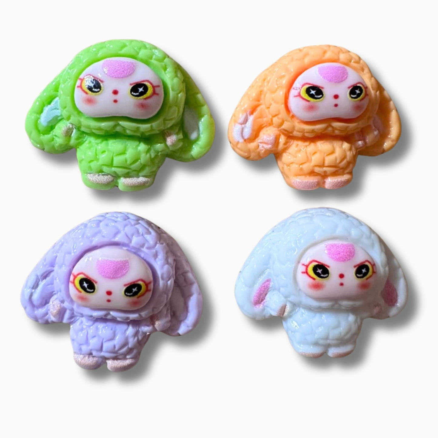 Kawaii Monsterfigur Sammelset im Display