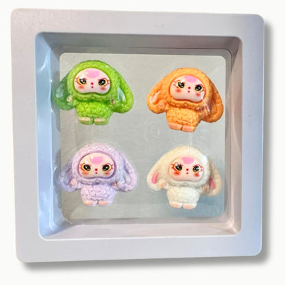Kawaii Monsterfigur Sammelset im Display