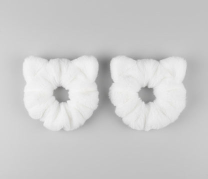 Flauschige Scrunchies mit Ohren – 2er-Set
