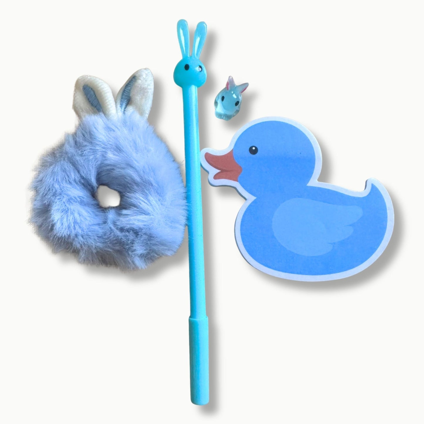 Oster Geschenkset Hase – Stift, Post-it, Mini Häschen & Scrunchie im Cellophansäckchen
