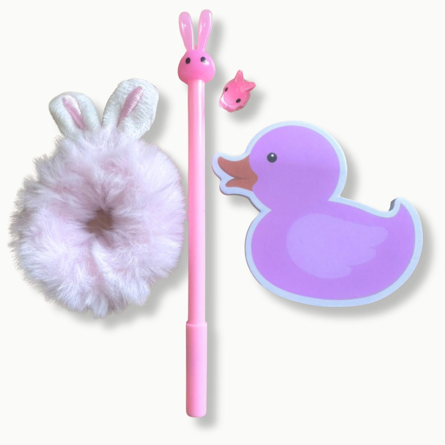 Oster Geschenkset Hase – Stift, Post-it, Mini Häschen & Scrunchie im Cellophansäckchen