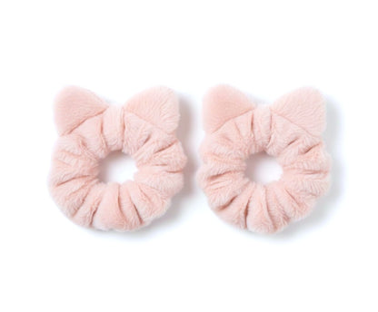 Flauschige Scrunchies mit Ohren – 2er-Set
